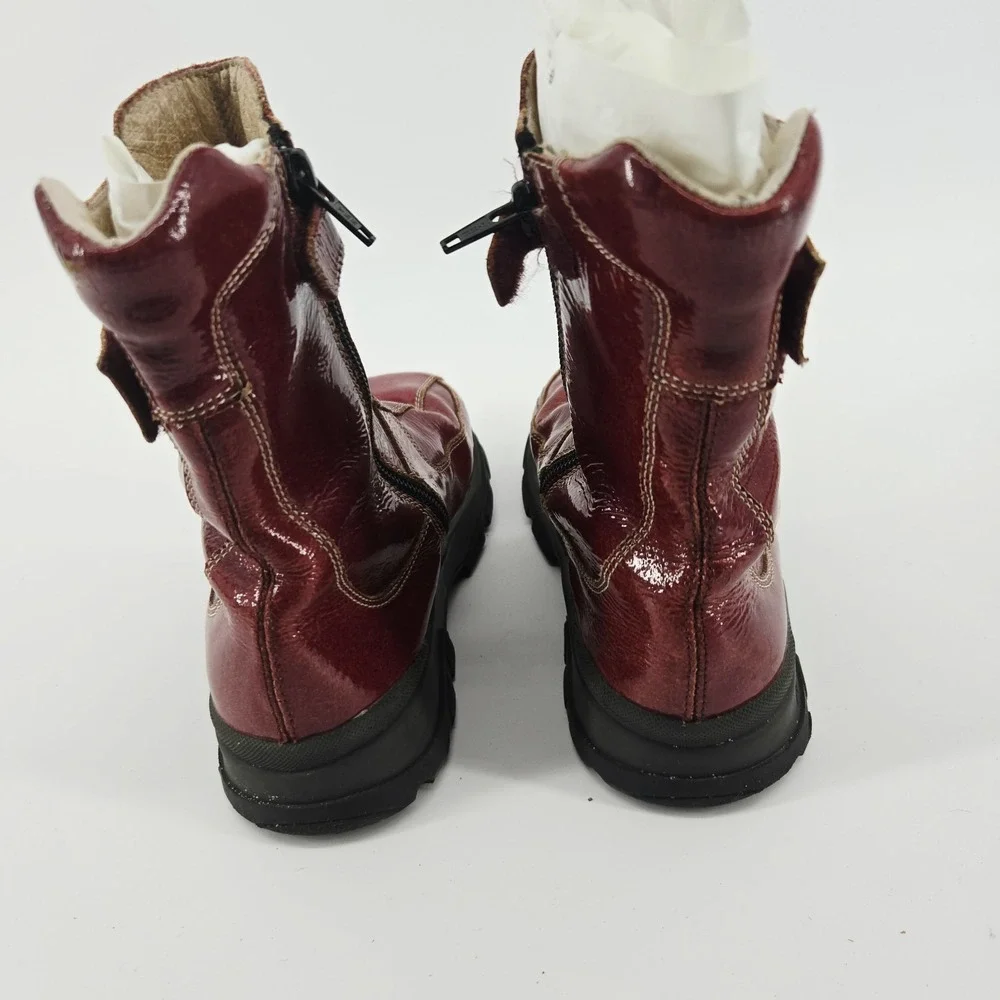 Naturino girls Red patent leather boots size‎ 32 US Girls size 2 zip closure